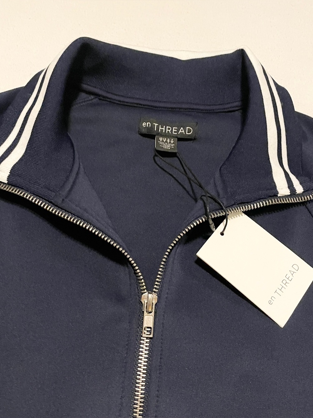 en THREAD Navy Blue Full Zip Track Jacket Sporty White Stripes Size Small Flaws - Picture 3 of 16